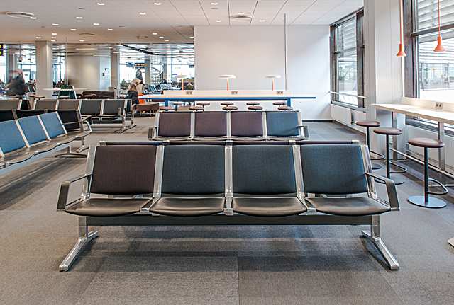 8000 BENCH 4L UPH, Terminal 5, Stockholm Arlanda Airport, Sweden