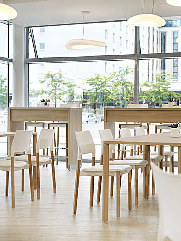 ARN FRAME CHAIR 4L LGW UPH, ARN MEETING TABLE LGW, DoN im Office Park, Vienna International Airport, Wien