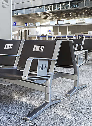 8000 BENCH 4L UPH, Frankfurt Airport, Terminal 2