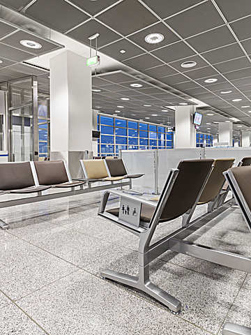 8000 BENCH 4L UPH, Frankfurt Airport, Terminal 2