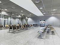 8000 BENCH 4L UPH, Frankfurt Airport, Terminal 2