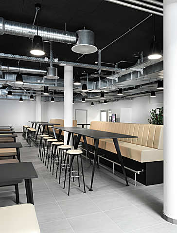 CREVA STOOL 4L H UPH, COMTA MEETING TABLE LGM RC, Aramark GmbH Refreshment Services, Gerlingen