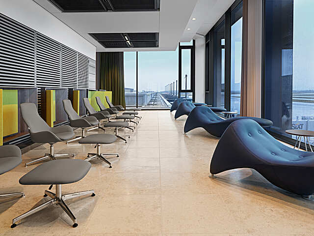 LUPINO ARMCHAIR SWIVEL HB, LUPINO LEG REST, Colani, Flughafen Berlin Brandenburg Willy Brandt, Tempelhof Lounge